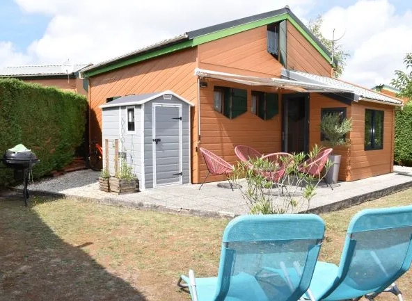 Charmant chalet en bois à 2 km de la plage d'Oléron avec jardin et mezzanine