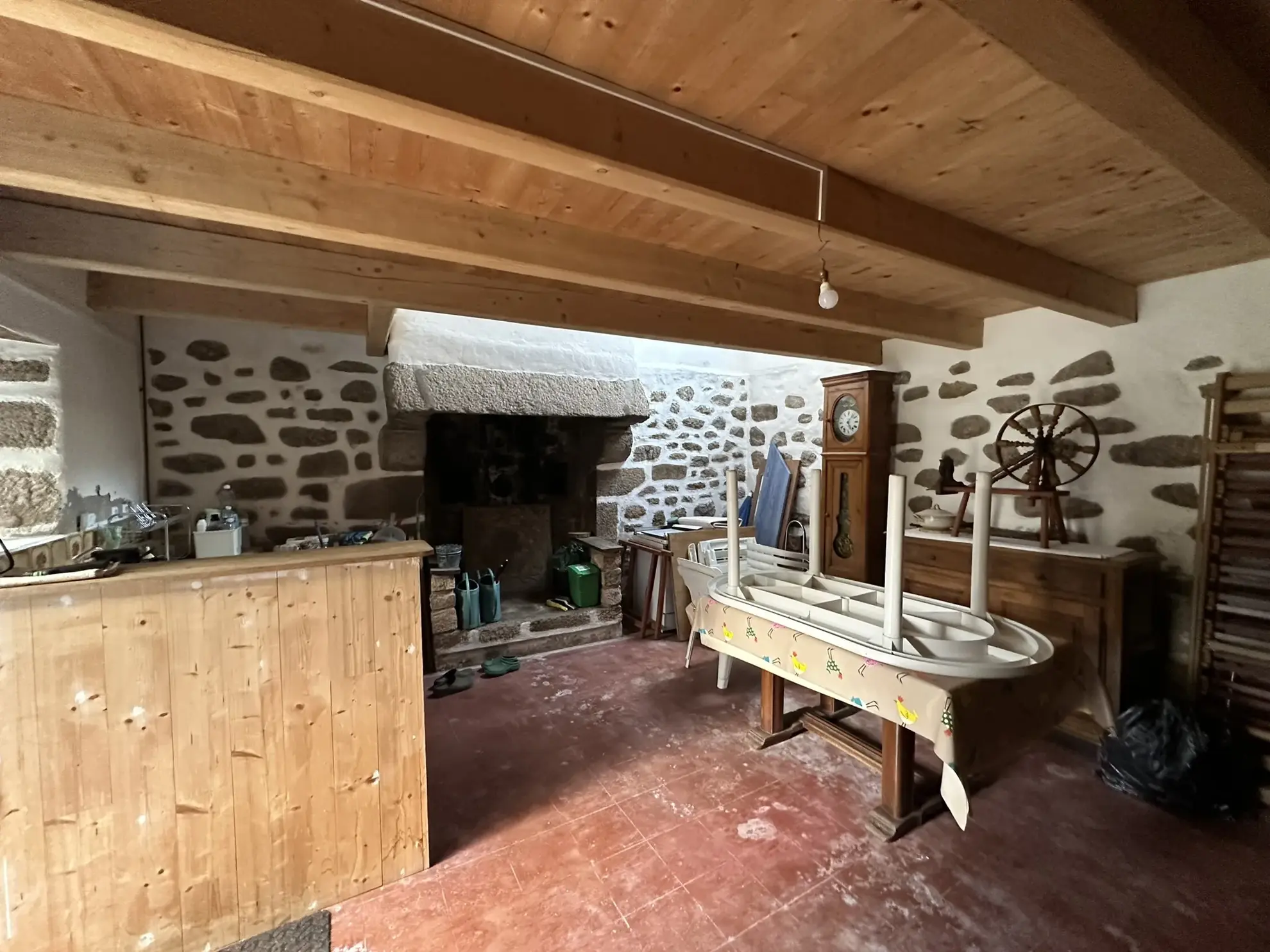 Ensemble immobilier de caractère à Quistinic avec potentiel et terrain spacieux 