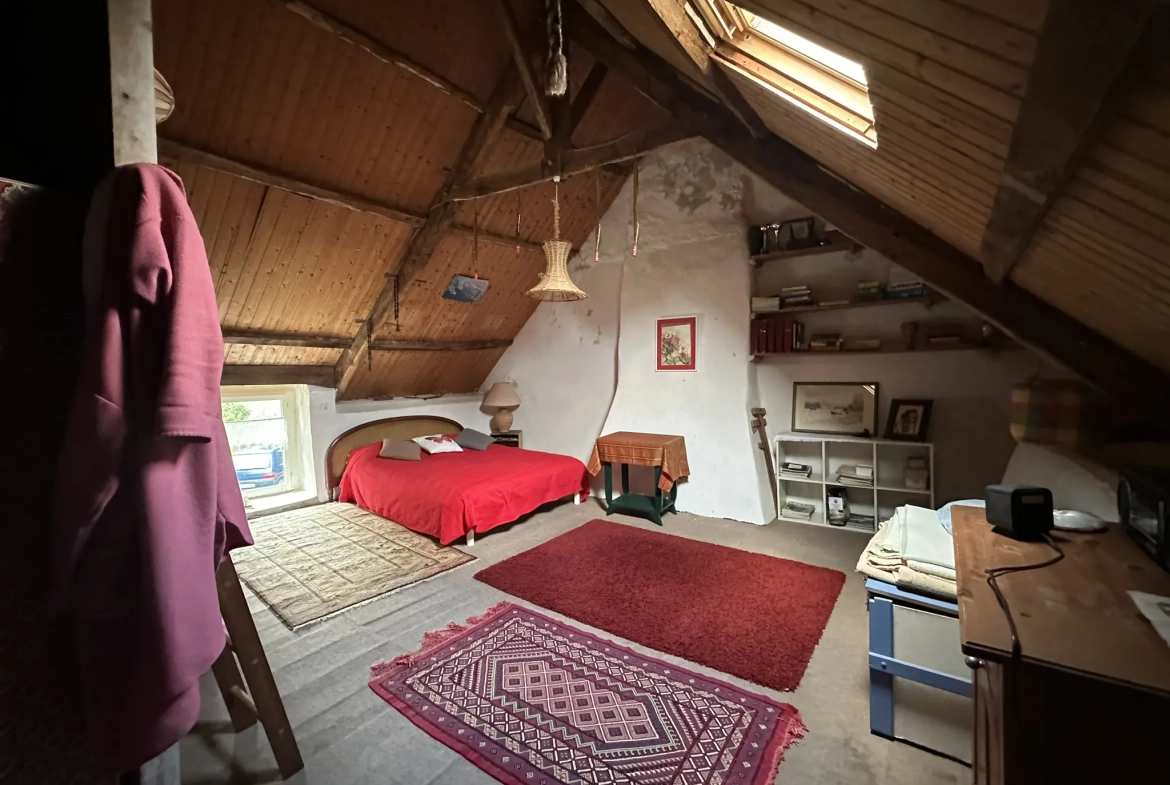 Ensemble immobilier de caractère à Quistinic avec potentiel et terrain spacieux 