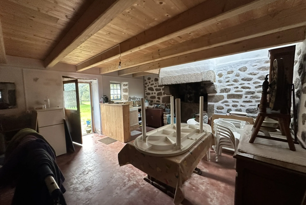 Ensemble immobilier de caractère à Quistinic avec potentiel et terrain spacieux 