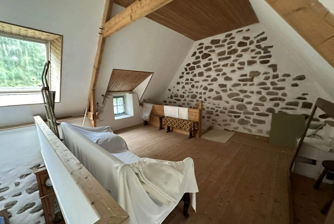 Ensemble immobilier de caractère à Quistinic avec potentiel et terrain spacieux 