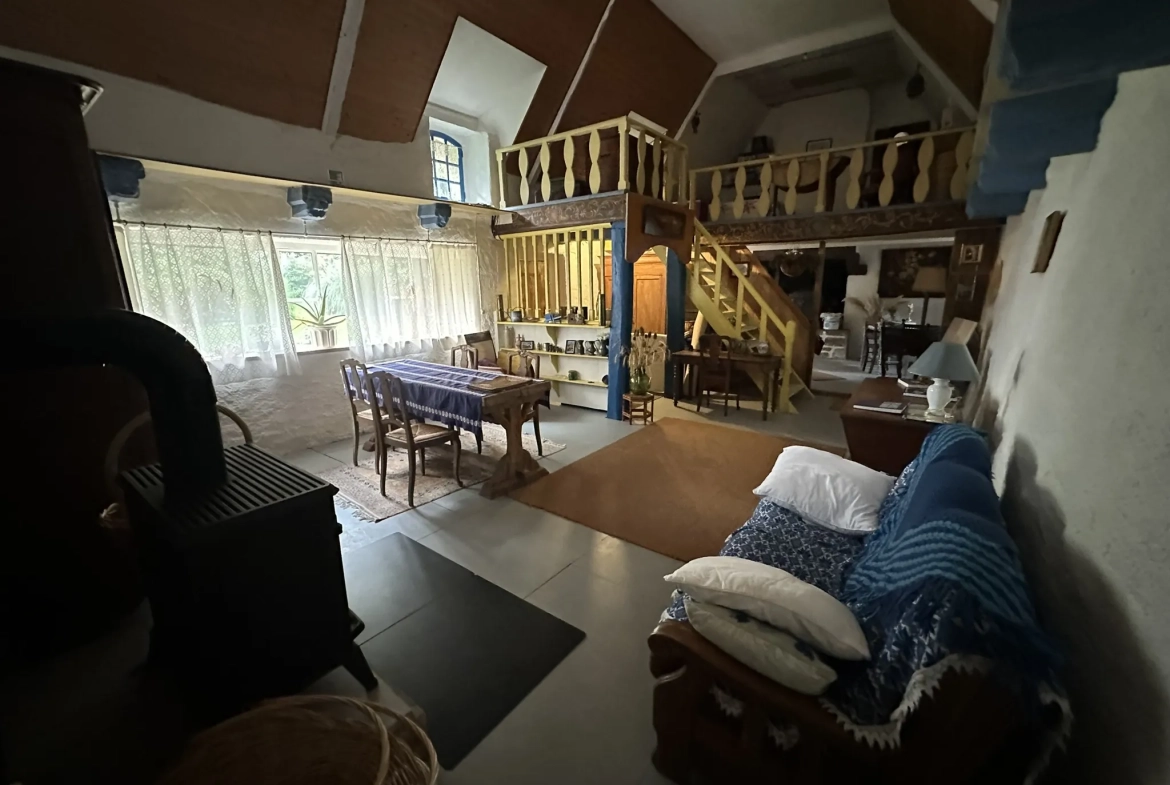 Ensemble immobilier de caractère à Quistinic avec potentiel et terrain spacieux 