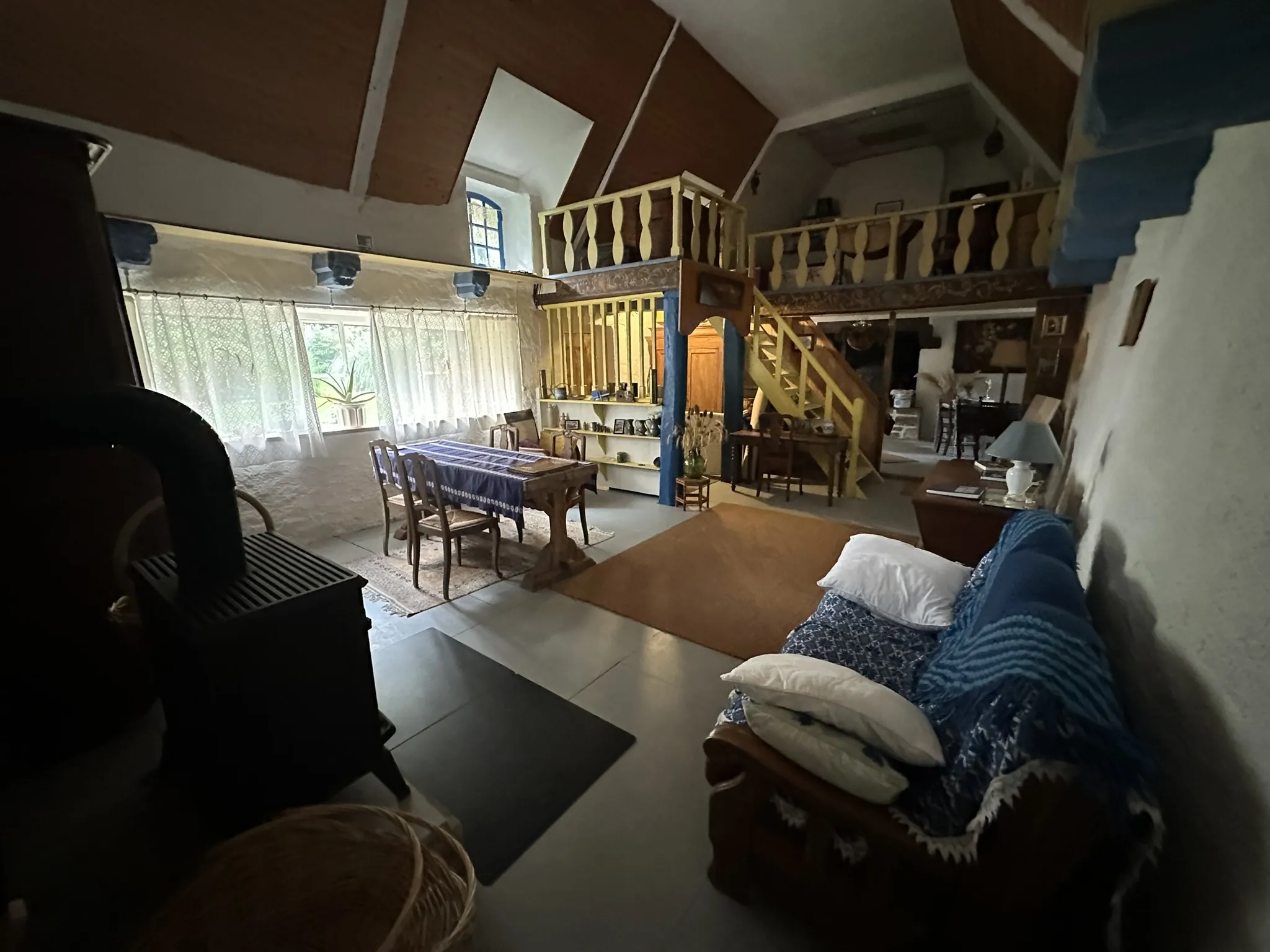 Ensemble immobilier de caractère à Quistinic avec potentiel et terrain spacieux 