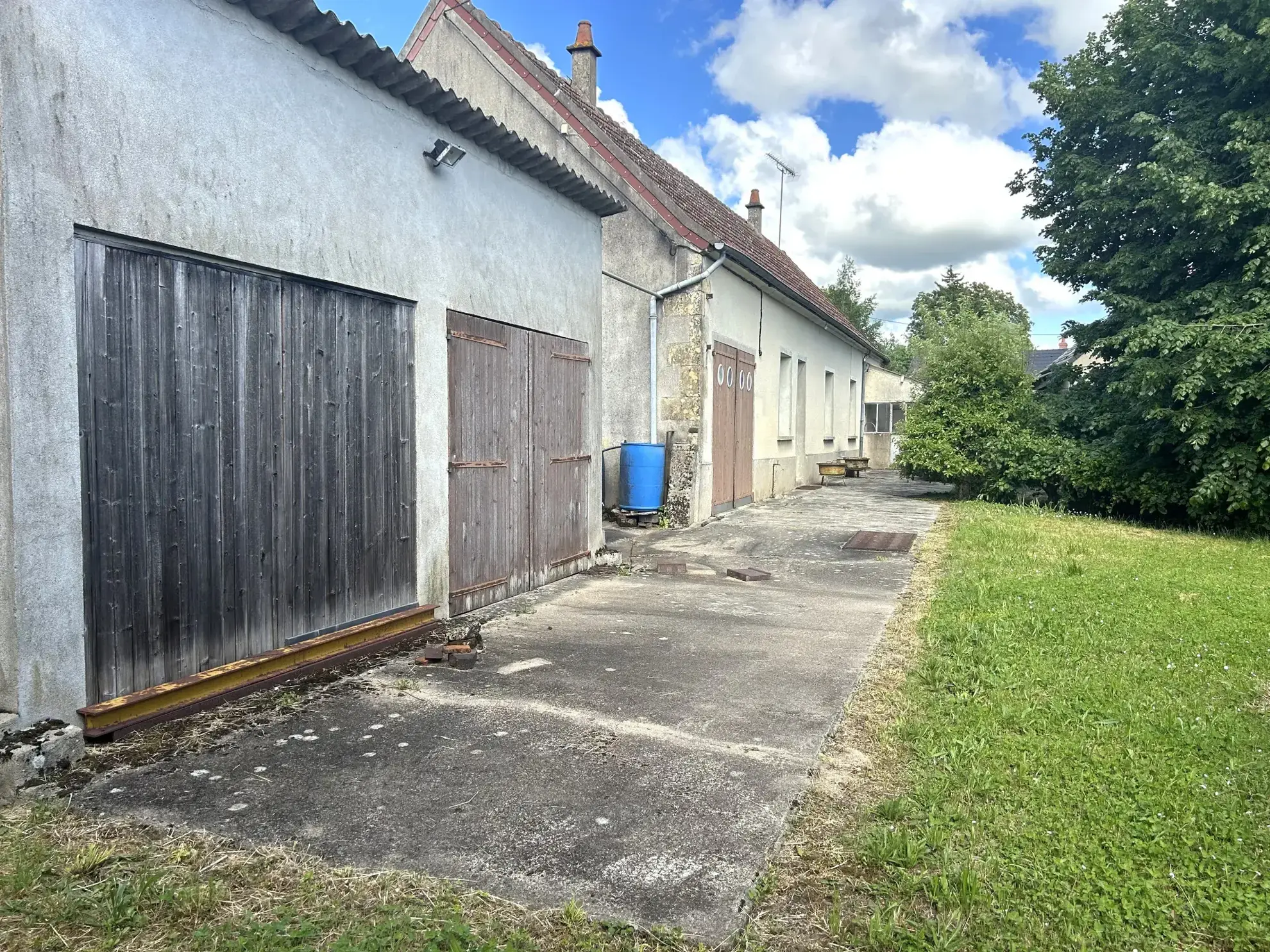 Maison double avec terrain de 3310 m² entre Guerrigny et Premery 
