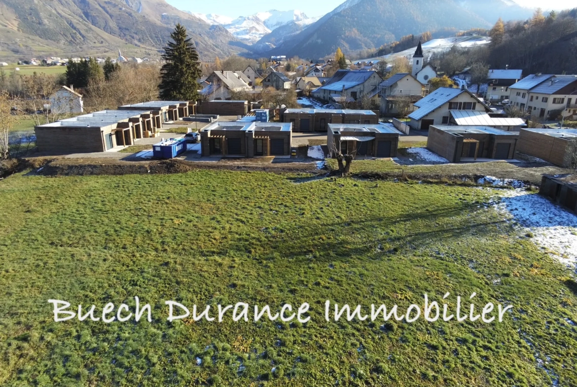 Maison 2 chambres avec terrasse dans résidence à Ancelle 