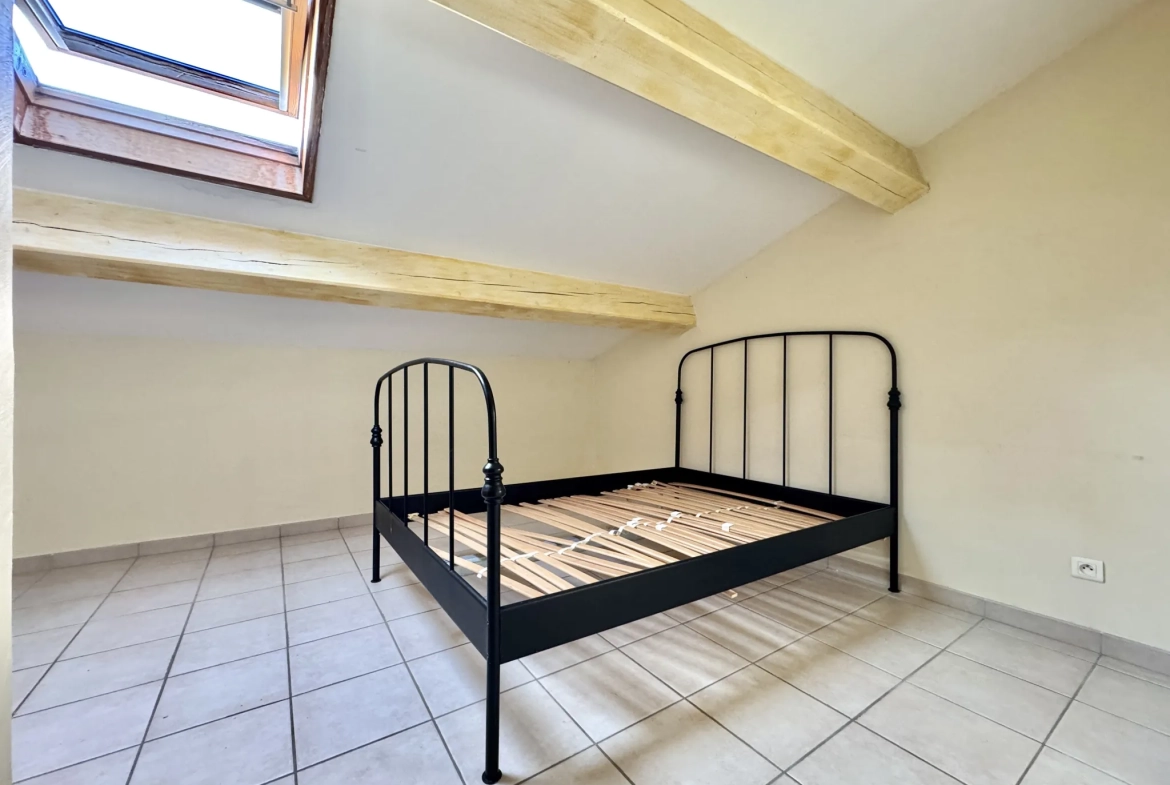 Appartement T3 de 86 m² avec terrasse à Sanary-sur-Mer, calme et rare sur le secteur 
