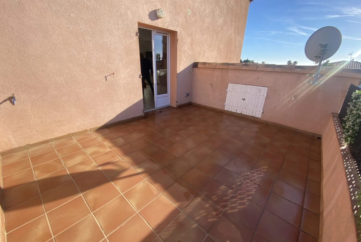 Appartement T3 de 86 m² avec terrasse à Sanary-sur-Mer, calme et rare sur le secteur 