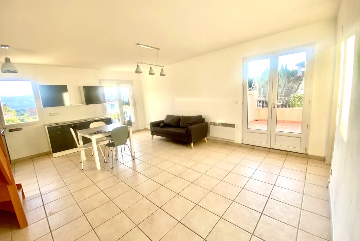 Appartement T3 de 86 m² avec terrasse à Sanary-sur-Mer, calme et rare sur le secteur 