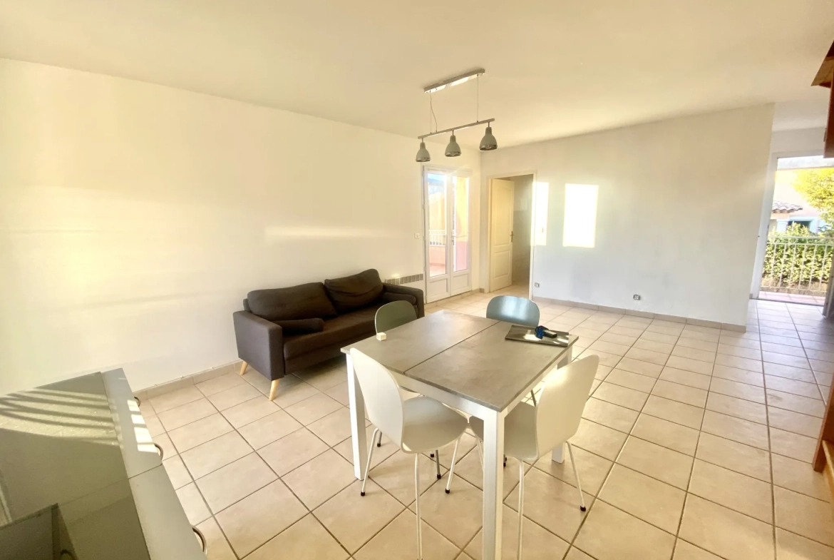 Appartement T3 de 86 m² avec terrasse à Sanary-sur-Mer, calme et rare sur le secteur 