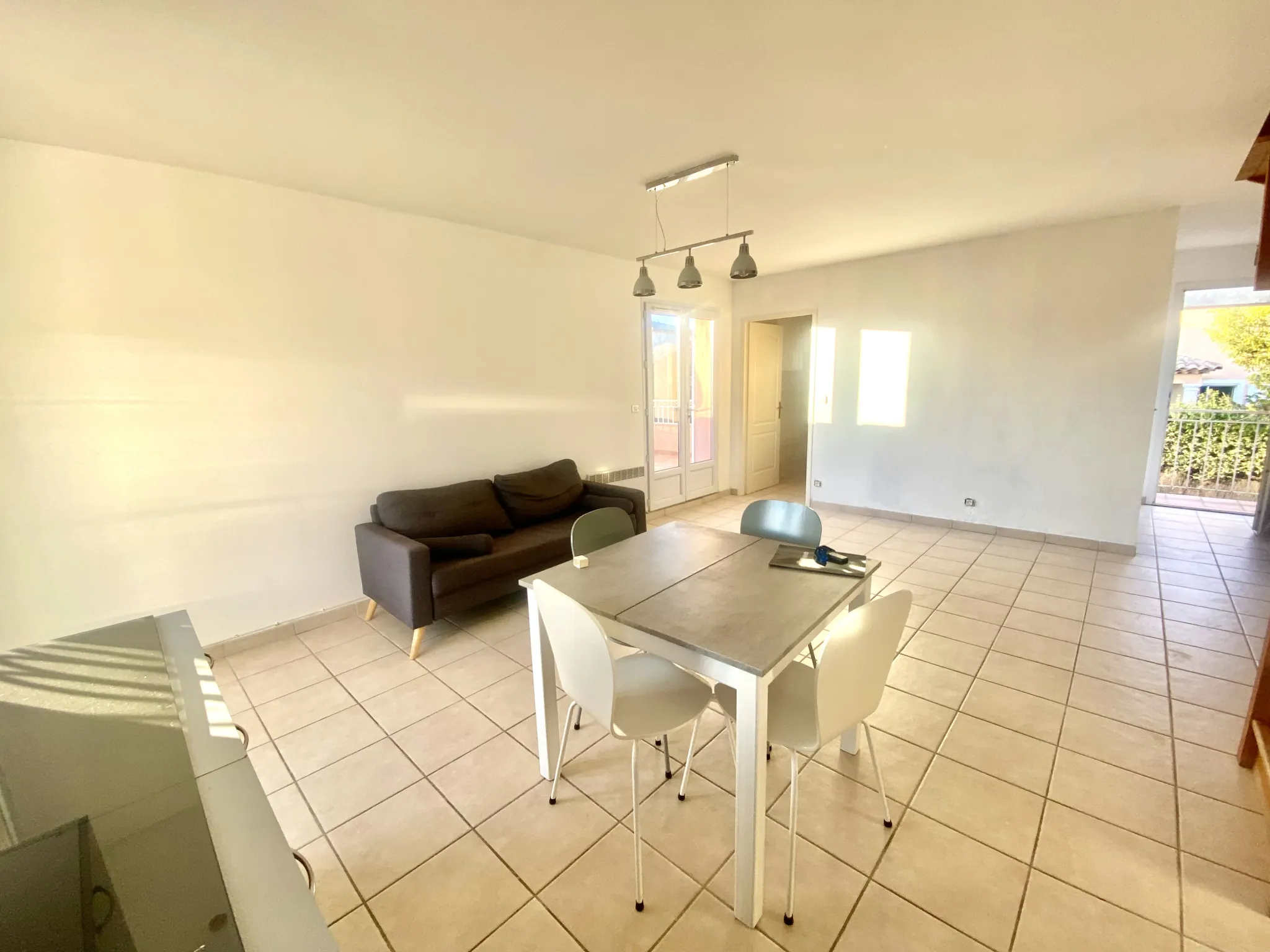 Appartement T3 de 86 m² avec terrasse à Sanary-sur-Mer, calme et rare sur le secteur 