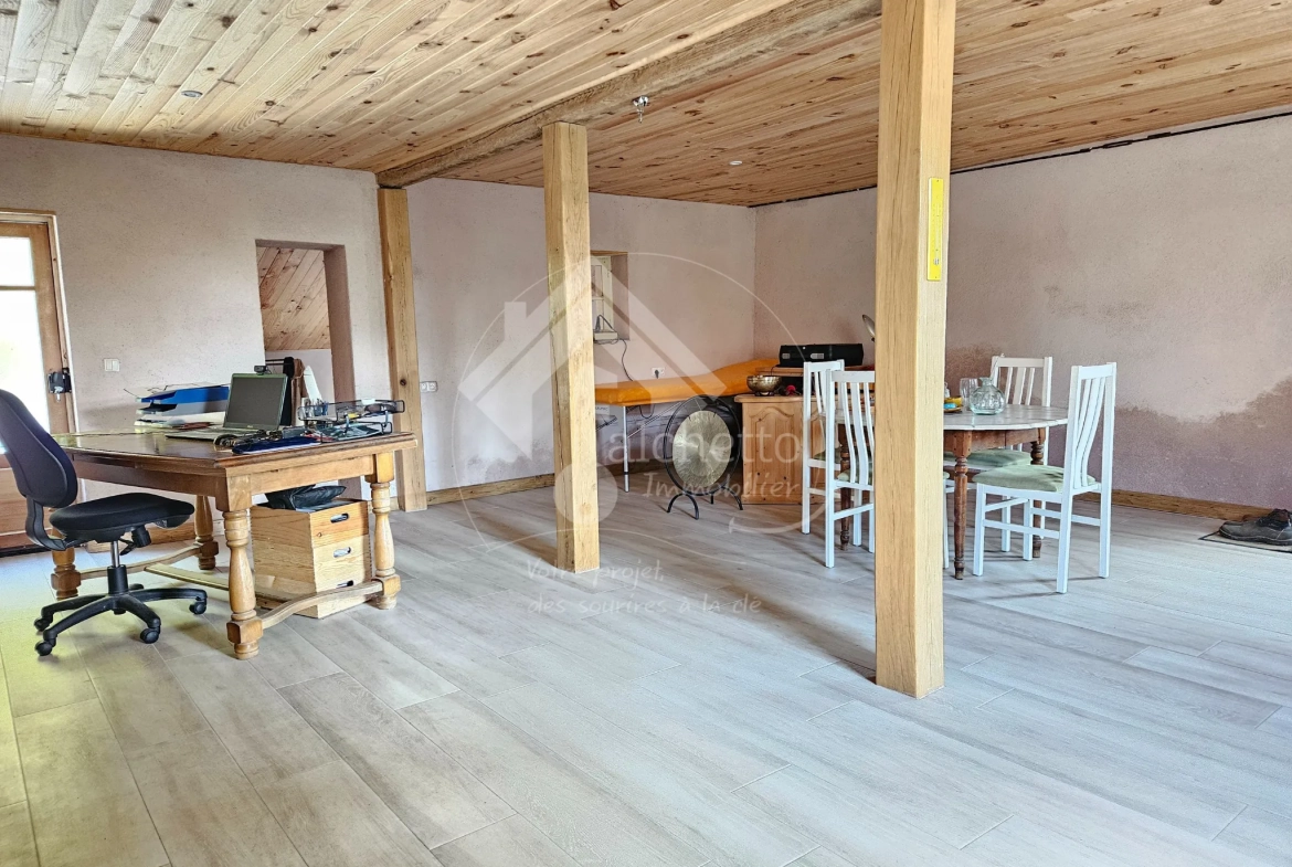 Maison de plain-pied à Jaligny-sur-Besbre avec terrain de 2715 m² 