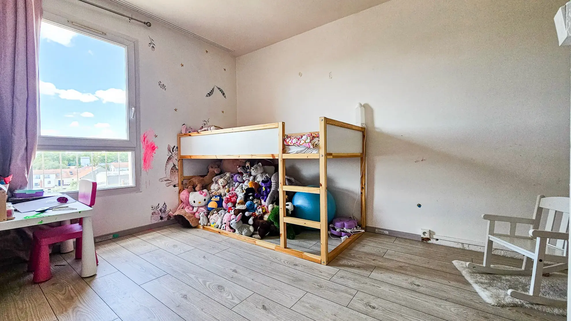 Appartement F4 rénové avec cave et garage à Sartrouville 