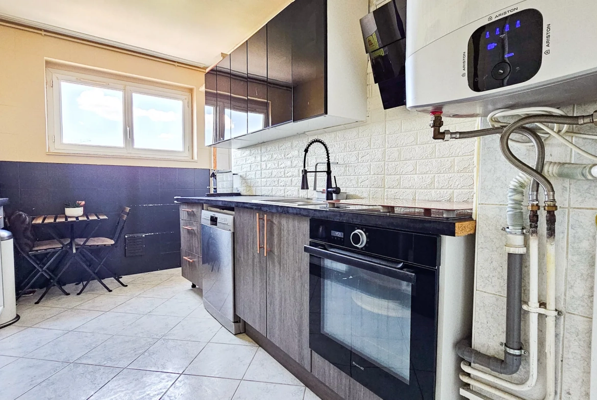 Appartement F4 rénové avec cave et garage à Sartrouville 