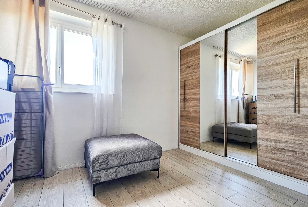 Appartement F4 rénové avec cave et garage à Sartrouville 