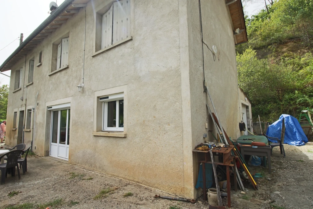 Maison à rénover de 110 m² avec grand terrain à Prayssac, proche Puy-l'Évêque