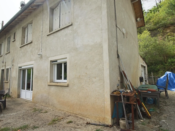 Maison à rénover de 110 m² avec grand terrain à Prayssac, proche Puy-l'Évêque