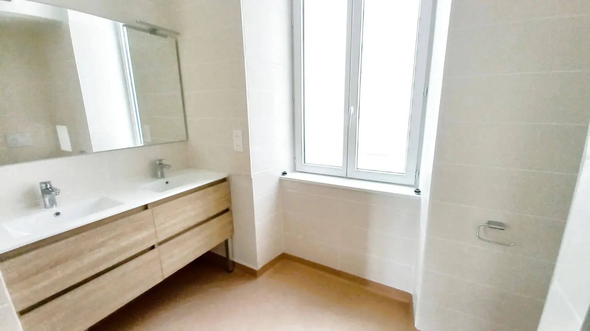 Appartement F3 rénové avec caves à Millau, secteur gare 