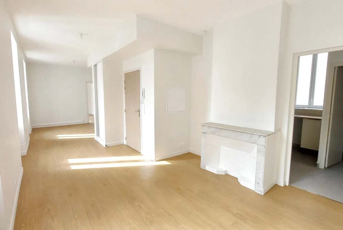 Appartement F3 rénové avec caves à Millau, secteur gare 