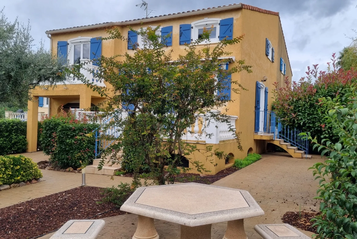 Villa 4 chambres à Vidauban dans un domaine sécurisé avec piscine et services de luxe 