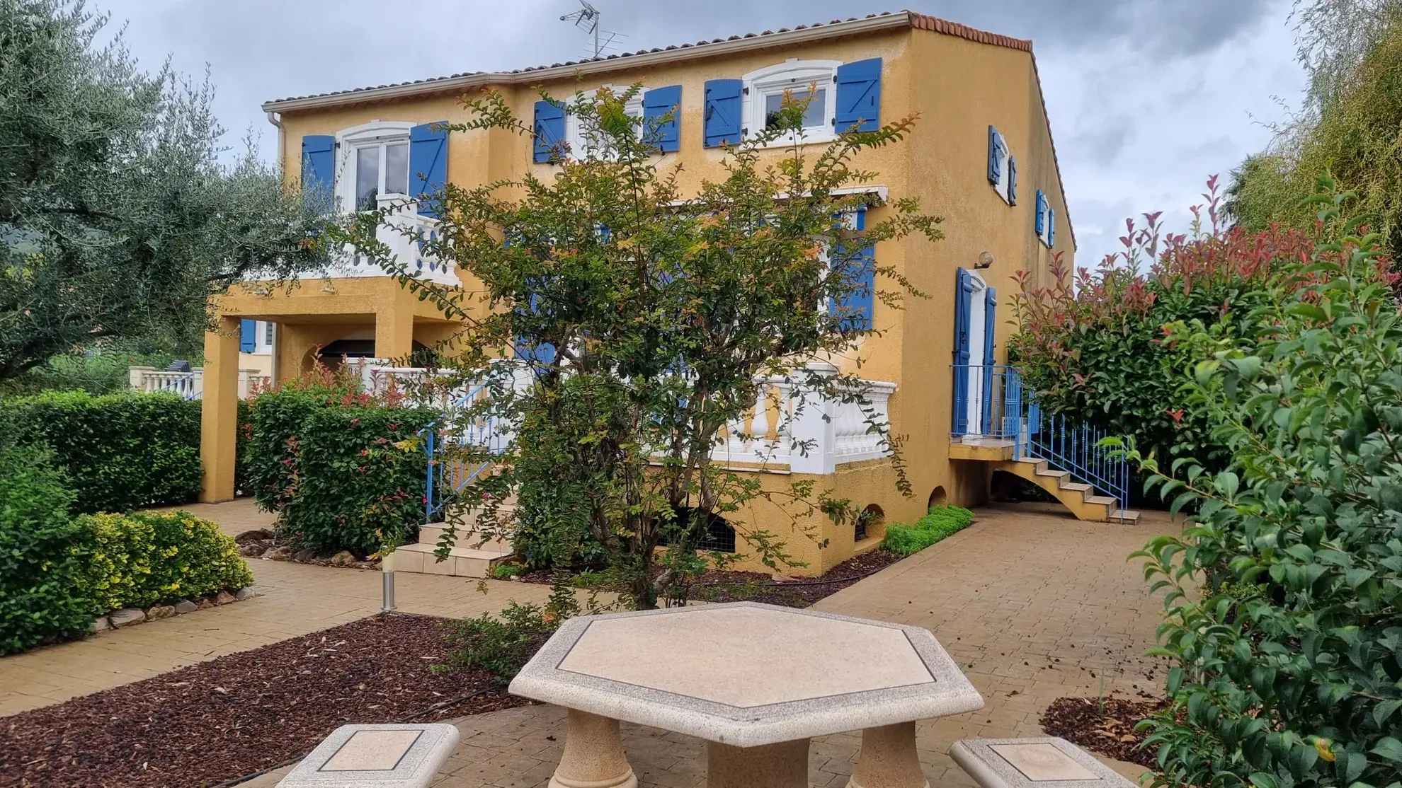 Villa 4 chambres à Vidauban dans un domaine sécurisé avec piscine et services de luxe 
