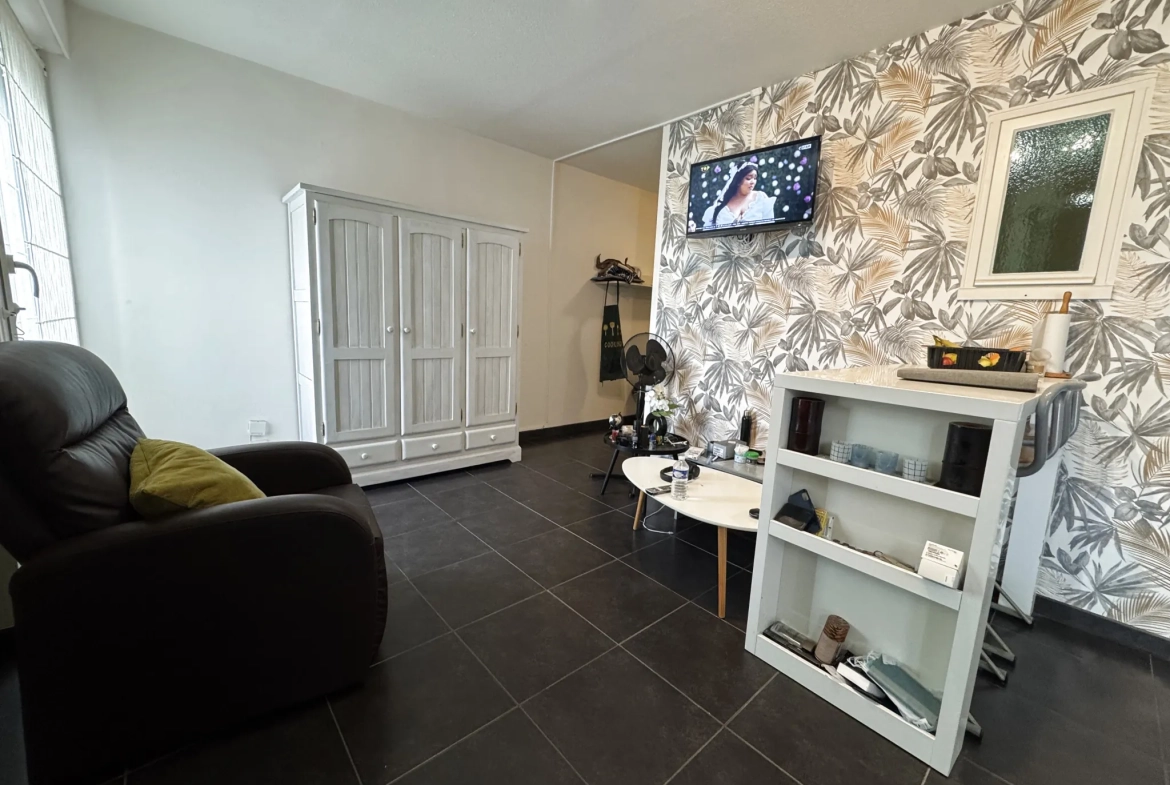 Studio de 31 m² à La Rochelle avec Balcons, Cave et Proximité Commerces 