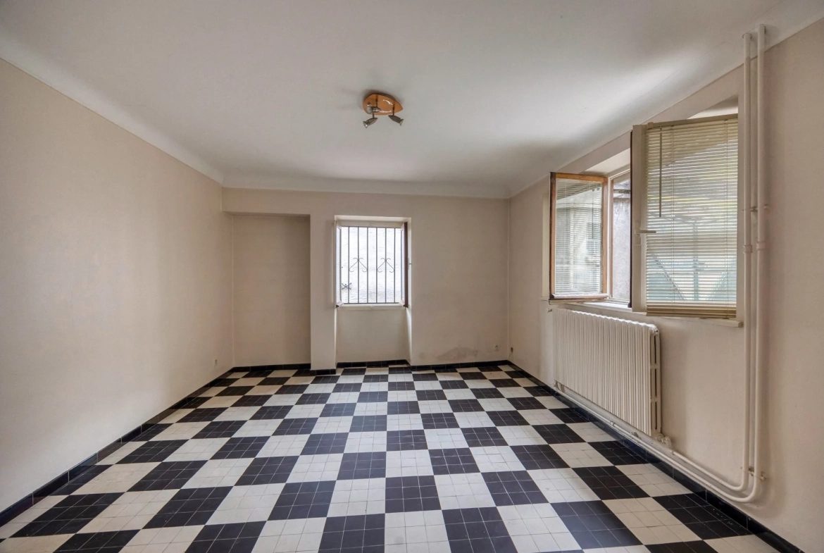Maison de village à Biviers (38) avec potentiel immobilier sur 264m² 