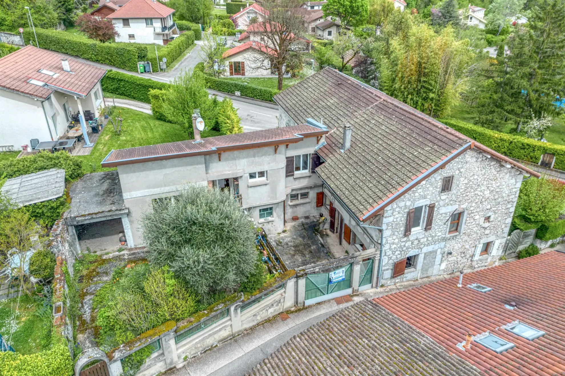 Maison de village à Biviers (38) avec potentiel immobilier sur 264m² 