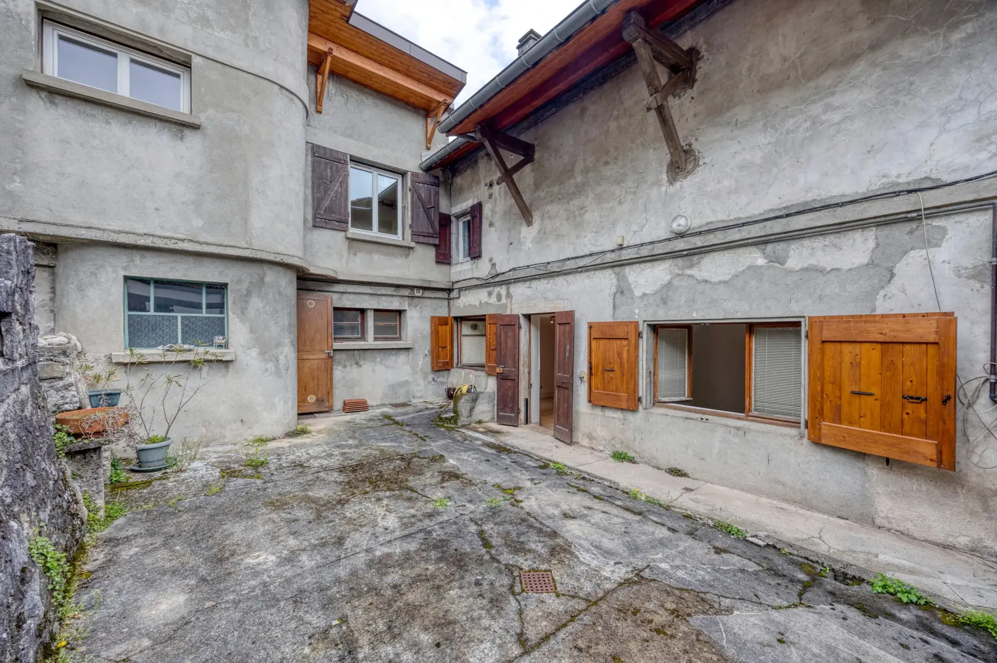 Maison de village à Biviers (38) avec potentiel immobilier sur 264m² 
