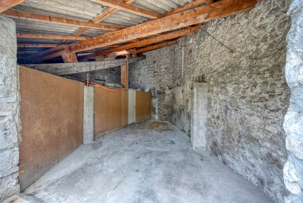 Maison de village à Biviers (38) avec potentiel immobilier sur 264m² 