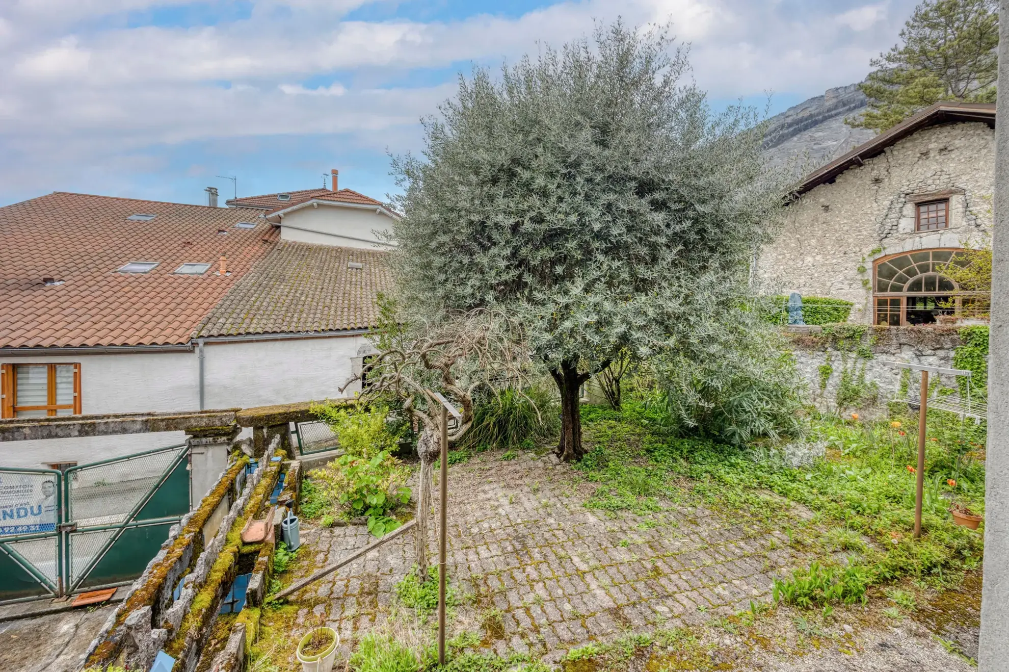 Maison de village à Biviers (38) avec potentiel immobilier sur 264m² 