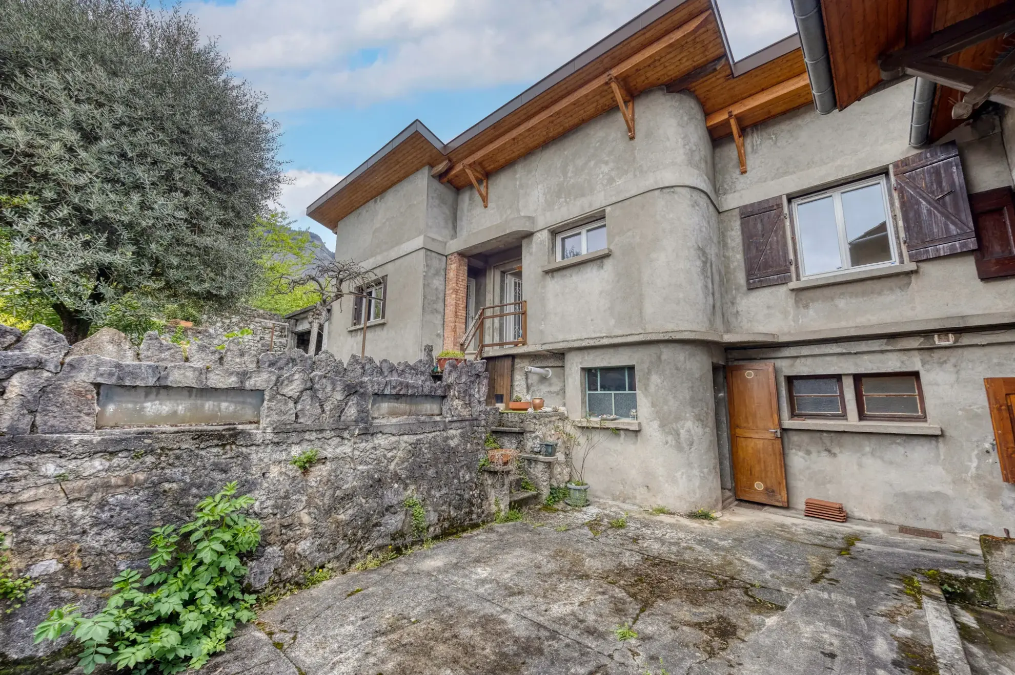 Maison de village à Biviers (38) avec potentiel immobilier sur 264m² 