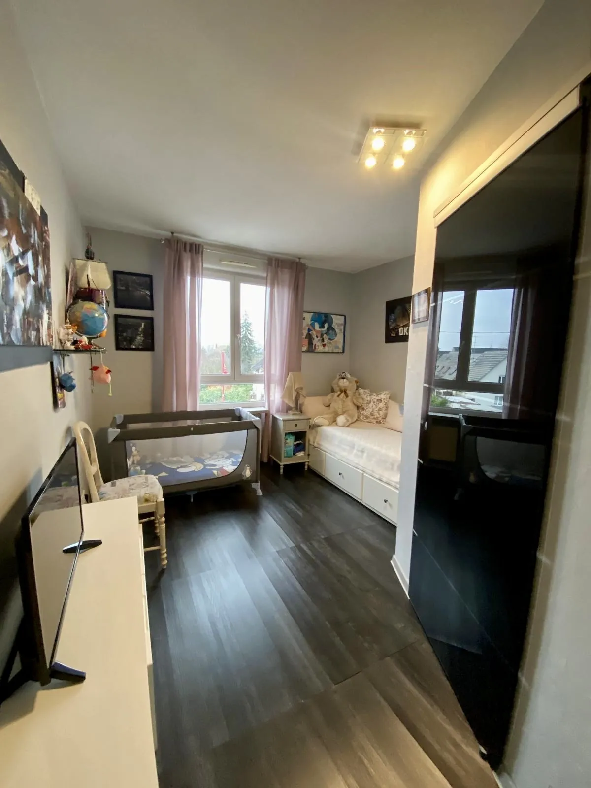 Appartement lumineux de 114 m² avec terrasse, garage et caves à Bartenheim 