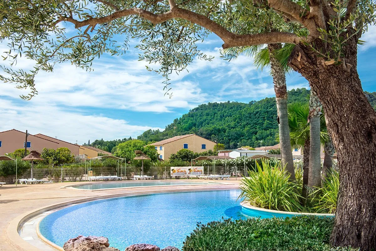 Villa provençale lumineuse avec 3 chambres dans domaine privé à Vidauban 