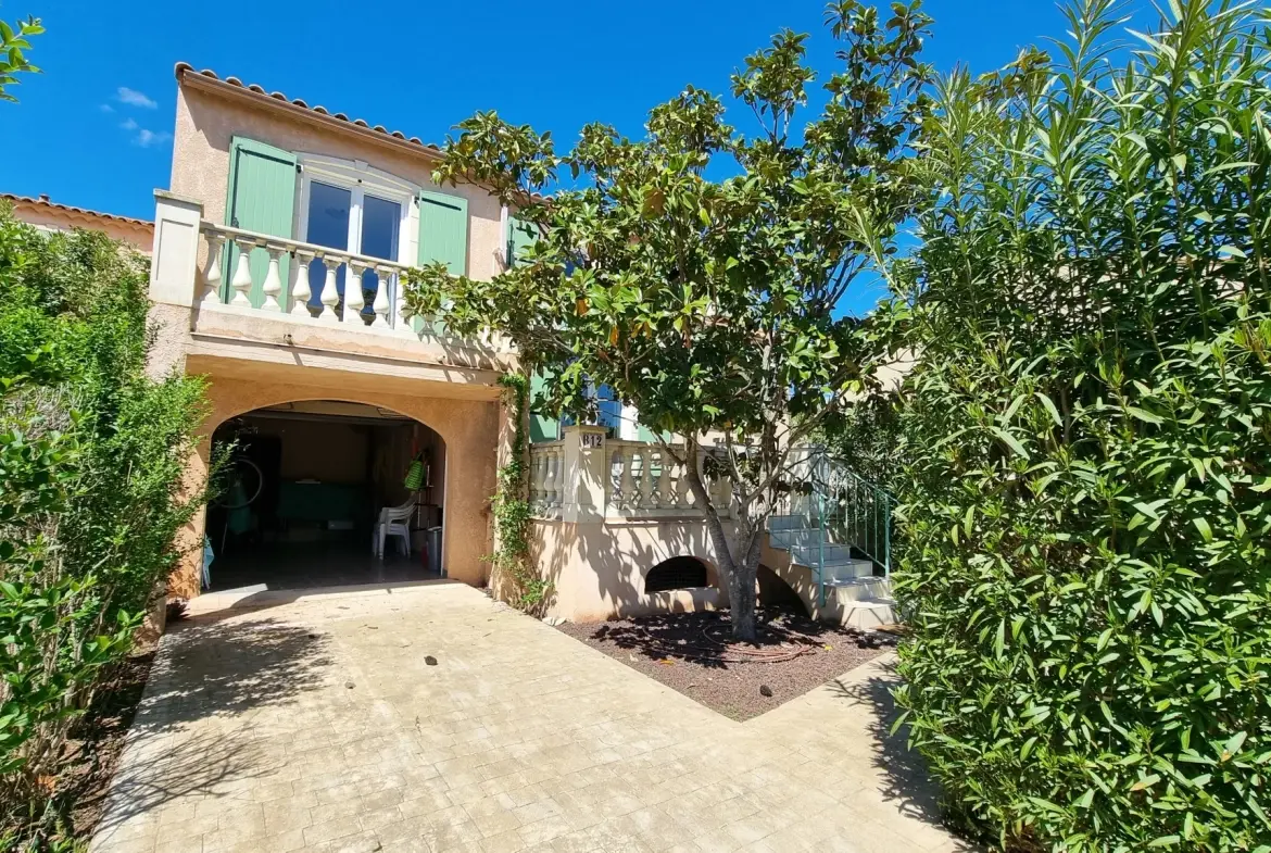 Villa provençale lumineuse avec 3 chambres dans domaine privé à Vidauban 
