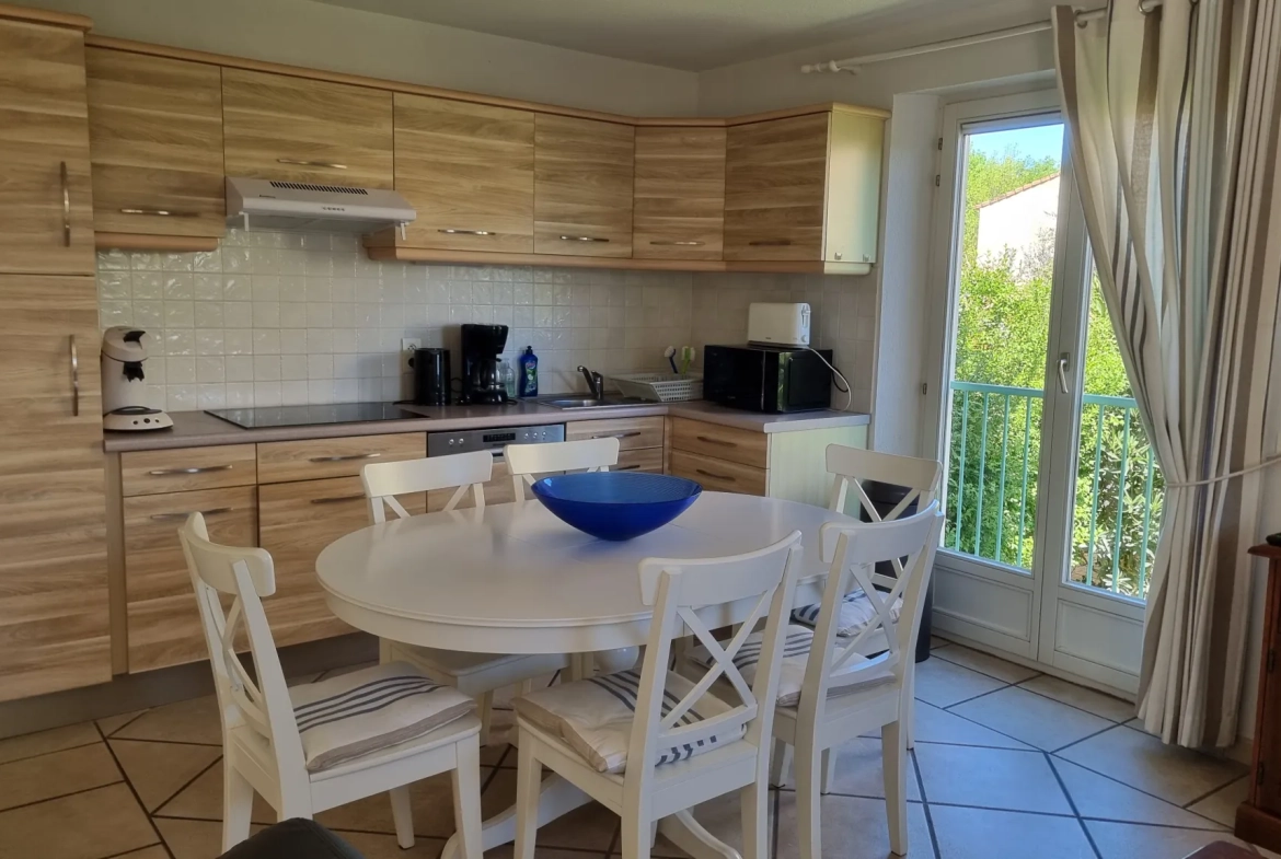 Villa provençale lumineuse avec 3 chambres dans domaine privé à Vidauban 