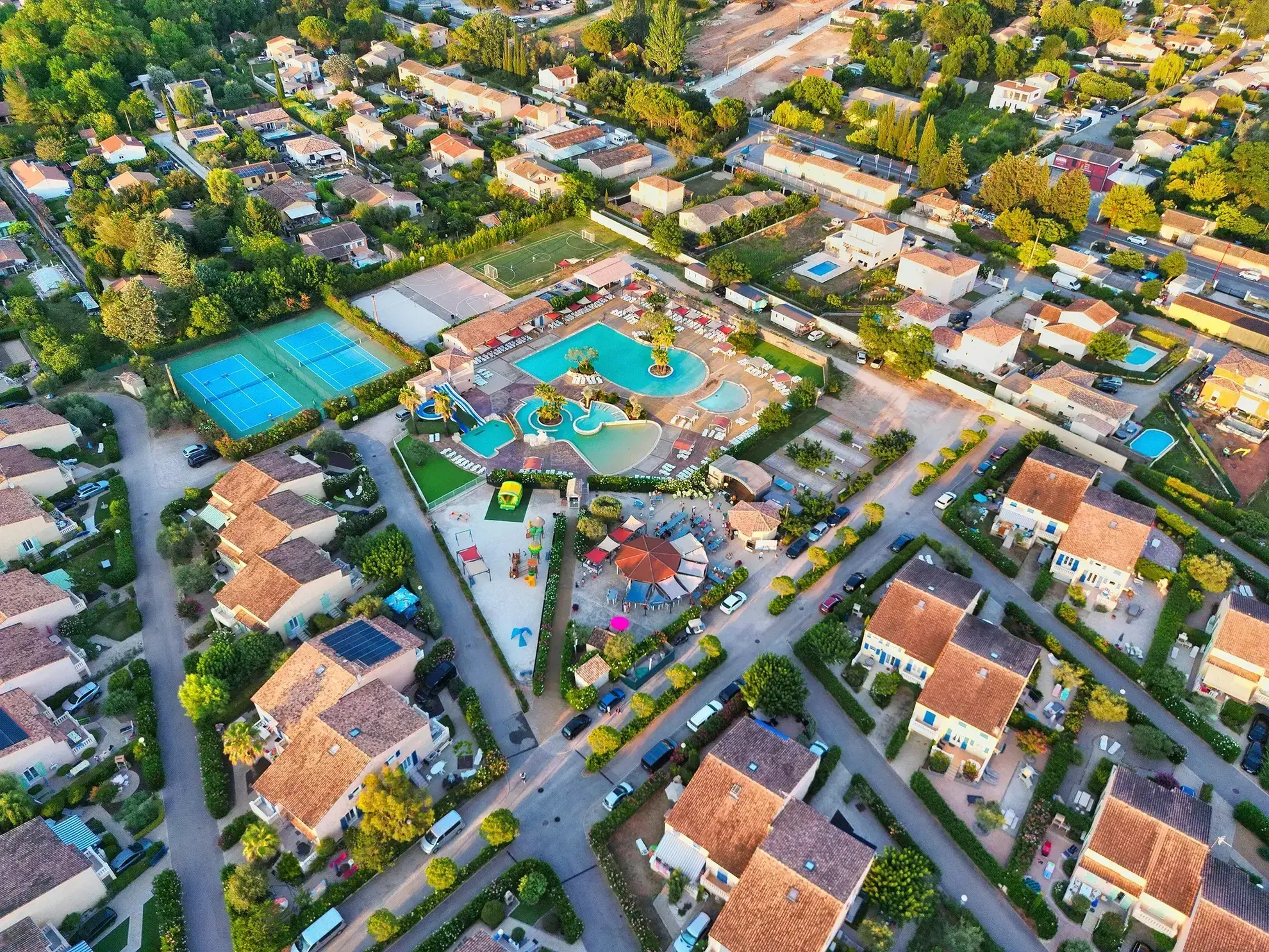 Villa provençale lumineuse avec 3 chambres dans domaine privé à Vidauban 