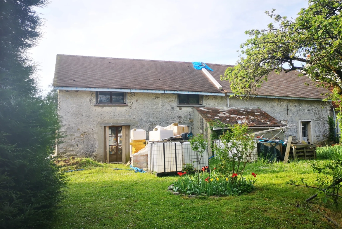 Corps de ferme à rénover près de La Ferté-Alais dans l'Essonne sur 2438 m² 