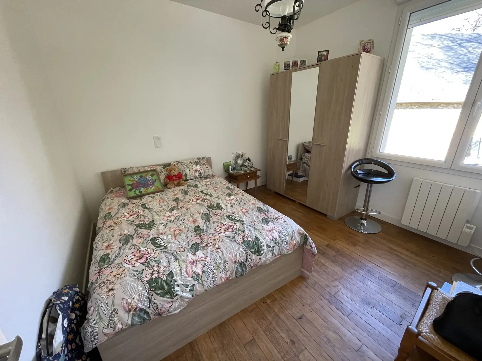 Ensemble immobilier de deux maisons à Chenailler-Mascheix avec terrain et vue panoramique 
