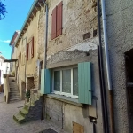Maison de village en pierre avec terrasse à Saint Gervais sur Mare - Opportunité à saisir