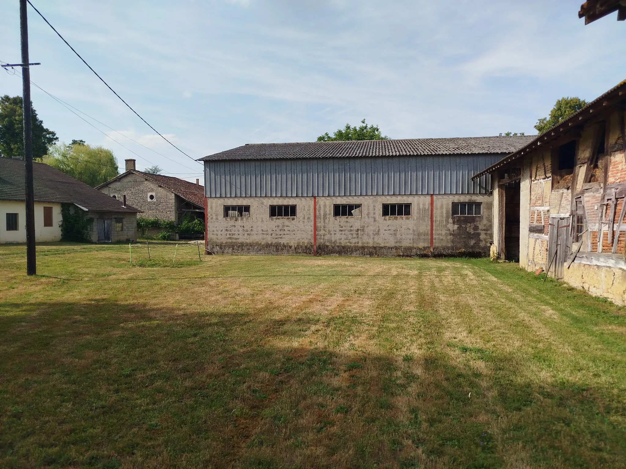 Ferme à rénover avec grand terrain à Romenay - Opportunité à Pont de Vaux 