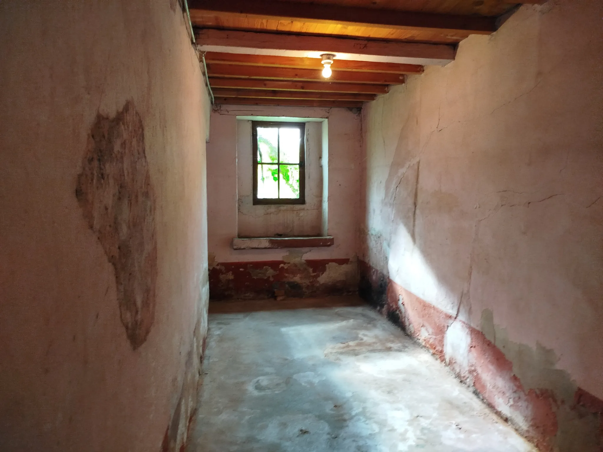 Ferme à rénover avec grand terrain à Romenay - Opportunité à Pont de Vaux 