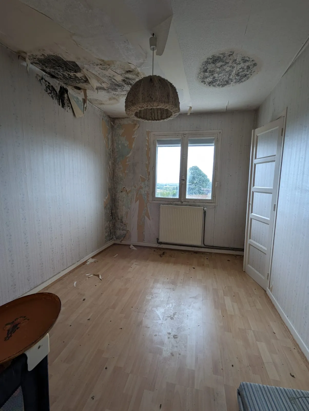 Maison à réhabiliter de 125 m2 à La Buisse, en Isère, avec jardin et parking 