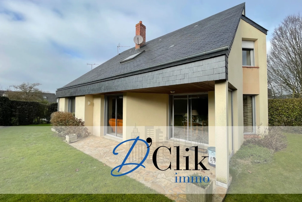 Maison d'architecte à vendre à Changé – 4 chambres, jardin clos, terrasse, calme 