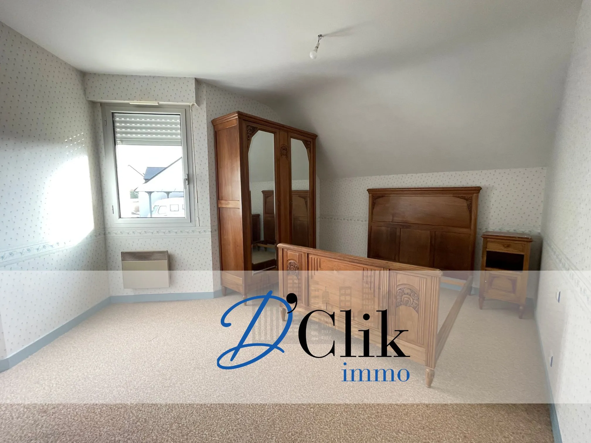 Maison d'architecte à vendre à Changé – 4 chambres, jardin clos, terrasse, calme 