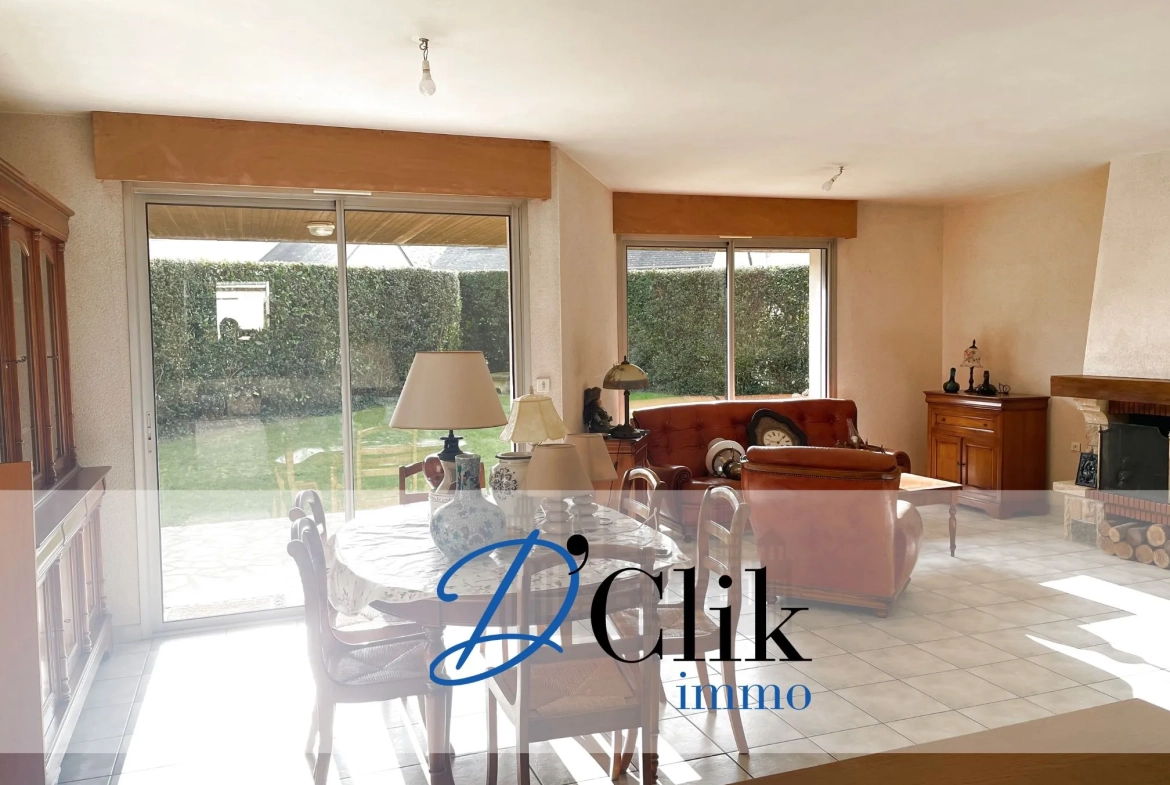 Maison d'architecte à vendre à Changé – 4 chambres, jardin clos, terrasse, calme 