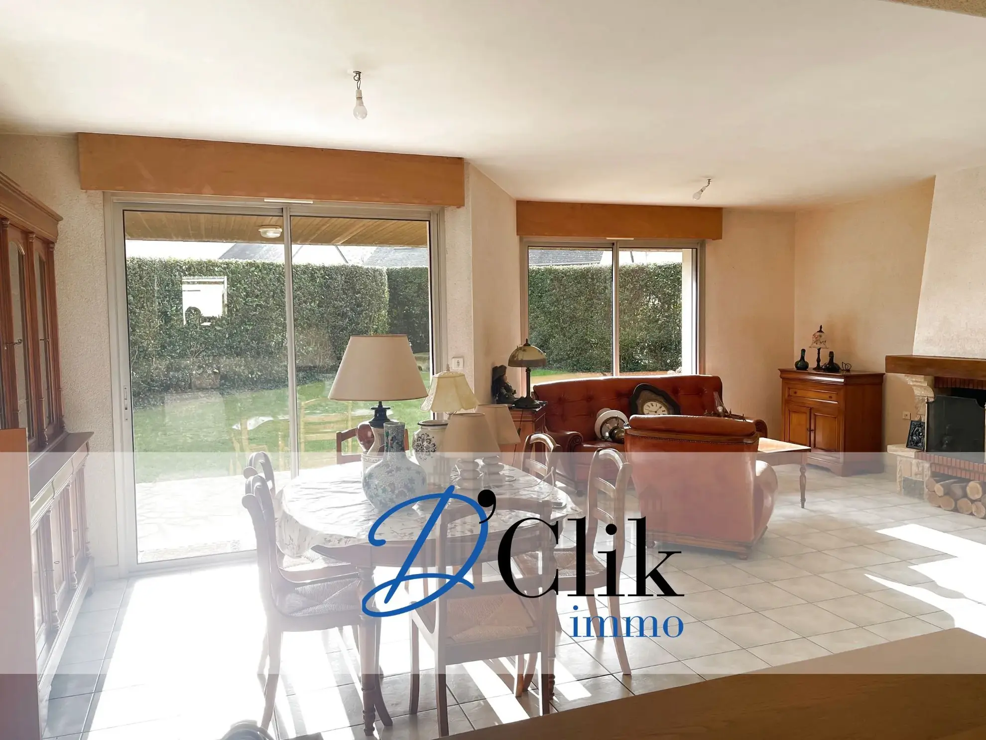 Maison d'architecte à vendre à Changé – 4 chambres, jardin clos, terrasse, calme 