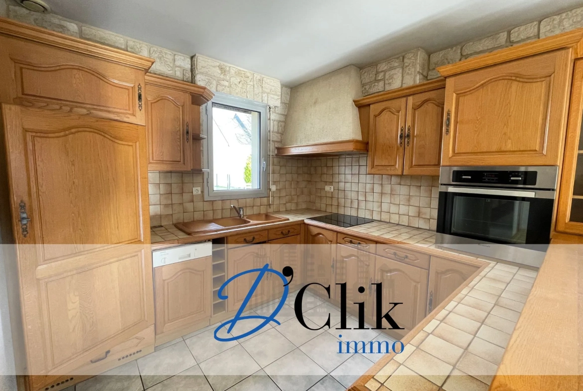 Maison d'architecte à vendre à Changé – 4 chambres, jardin clos, terrasse, calme 