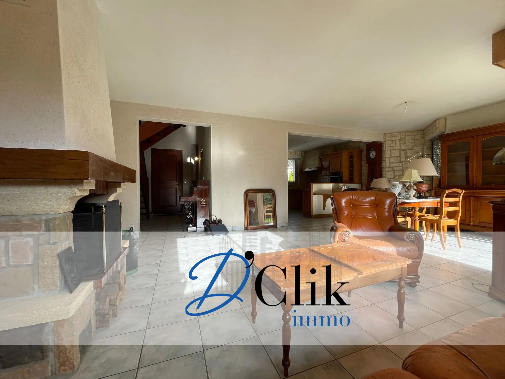 Maison d'architecte à vendre à Changé – 4 chambres, jardin clos, terrasse, calme 