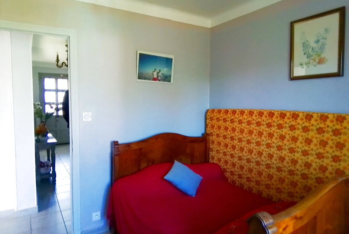 Charmante villa avec jardin et vue panoramique à Chassiers (07110) 