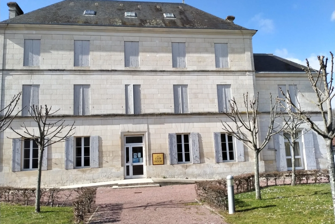 Maison T3 de 86 m² à Meursac, idéale pour retraités ou investisseurs 